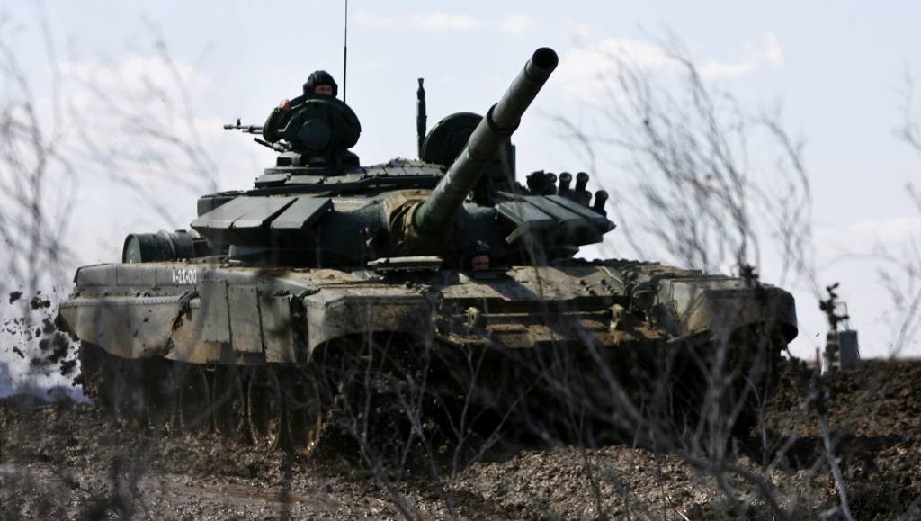 Krievu tanki Ukrainā virzās tālāk un pietuvojušies Mariupolei