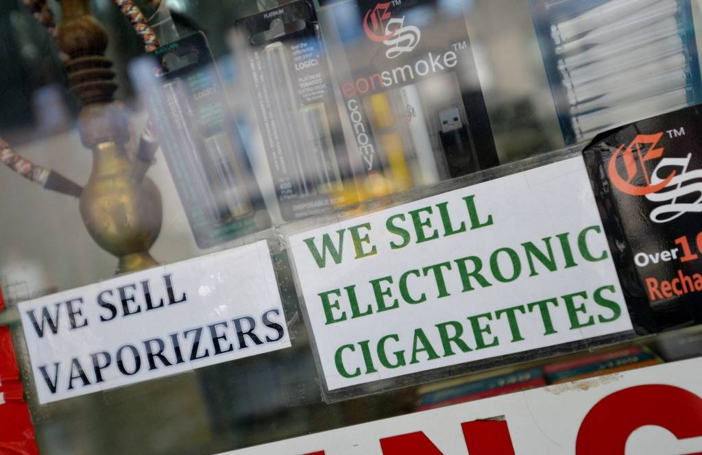 Pavērs ceļu nelegālajiem elektronisko cigarešu tirgotājiem