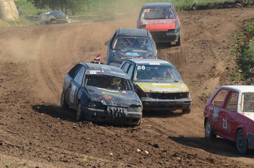 Aizkraukles autotrases debijā svarīga cīņa par LAF Folkreisa Vasaras kausu