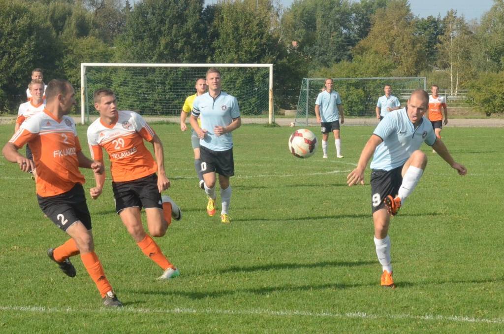 FOTO: "Grobiņas SC" Latvijas čempionāta otrajā līgā sagrauj "Laidzi"