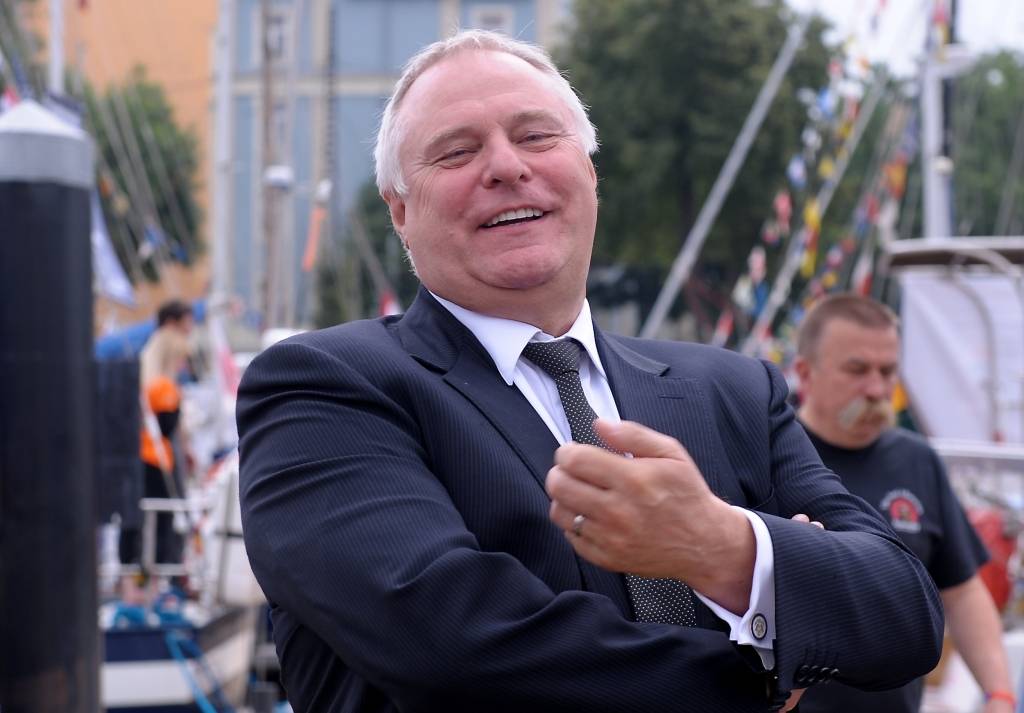 Nepanāk Loginova atstādināšanu