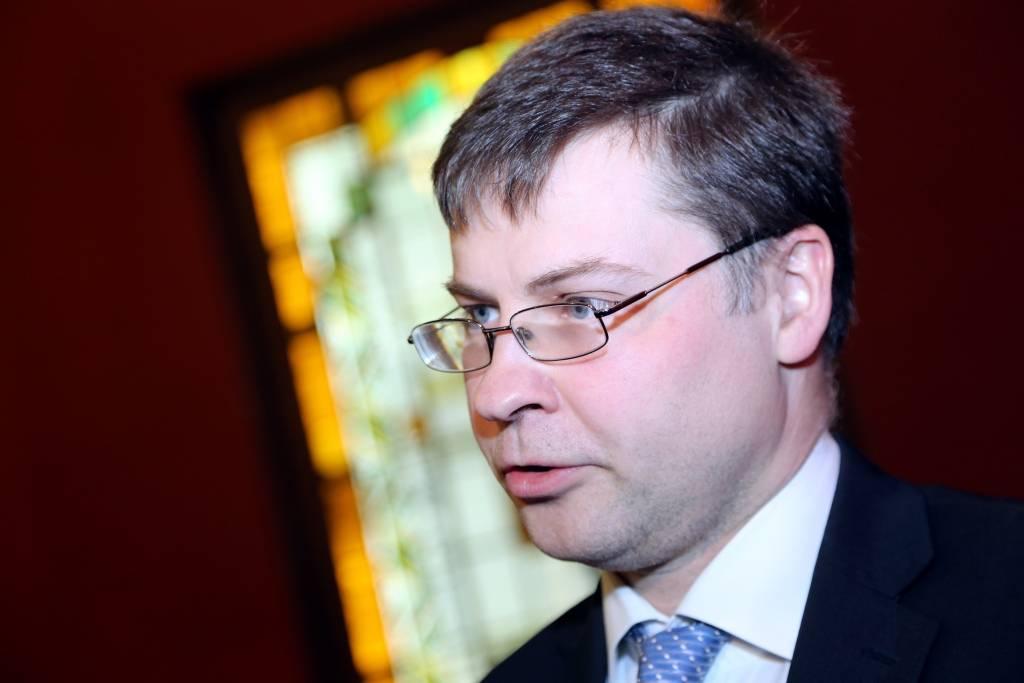 Dombrovskis: Ukrainai nekavējoties jārisina gāzes piegāžu nodrošināšana un budžeta deficīta mazināšana