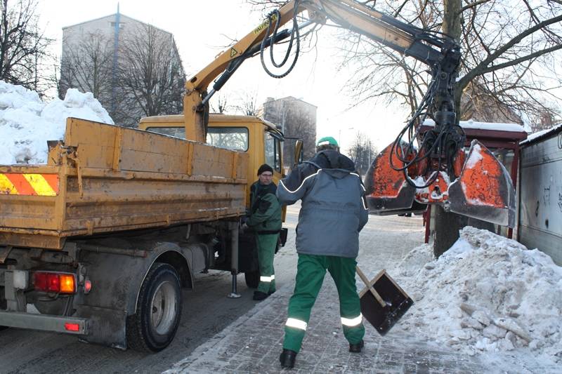 Liepājas pašvaldība konkursā meklē sniega izvedēju no pilsētas