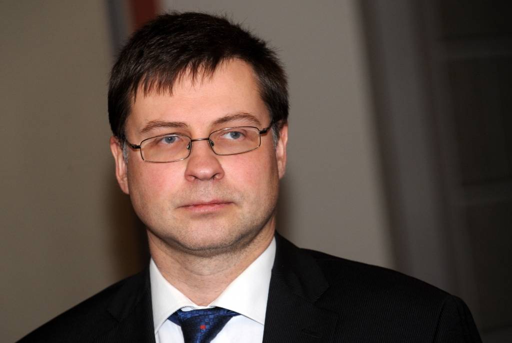 Dombrovskis: Iedzīvotājiem jāļauj sajust ekonomiskās izaugsmes augļus