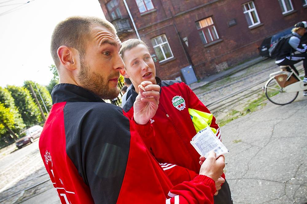 FOTO: Liepājai savs futbola tramvajs
