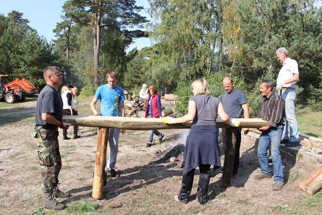Nīcas domnieki Bernātos sakārto atpūtas vietu