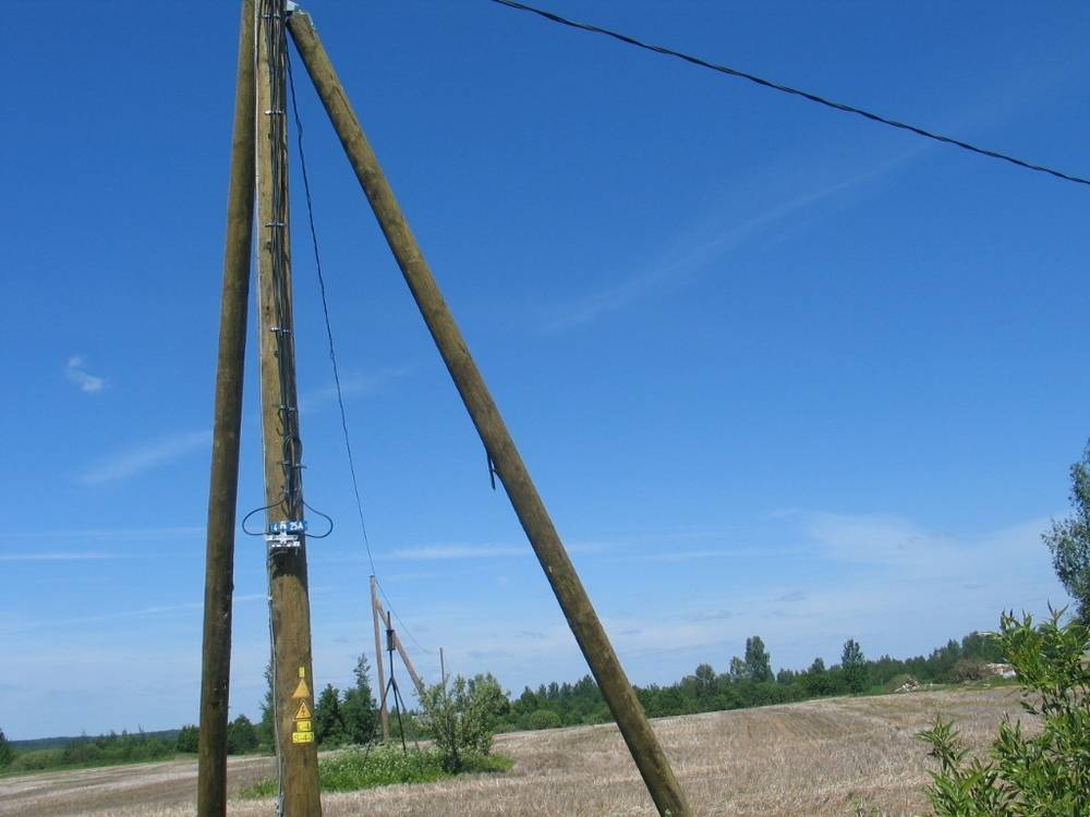 Nīcā bojā elektrolīniju