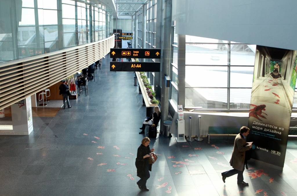 Lidostas noklausīšanās skandāla risināšanai piesaistīti divi advokātu biroji un iztērēti tūkstoši