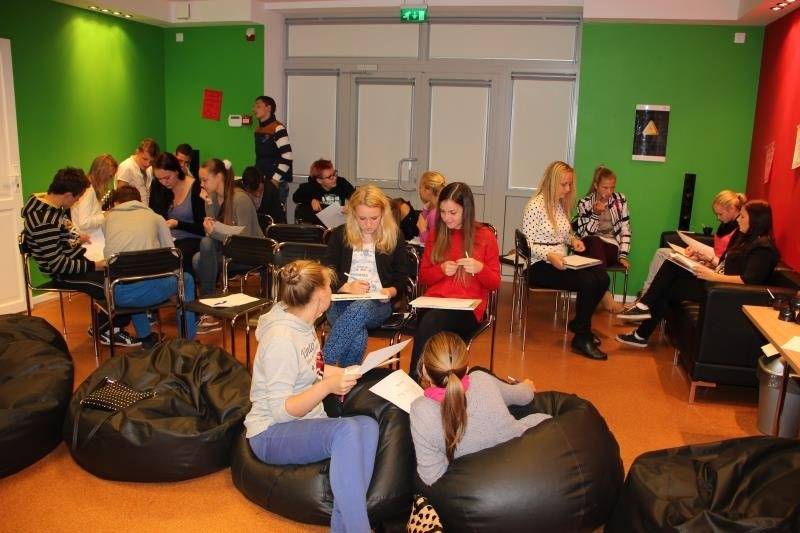 Nīcas jaunieši vēlas sporta halli, pieejamāku internetu un Mūzikas māju