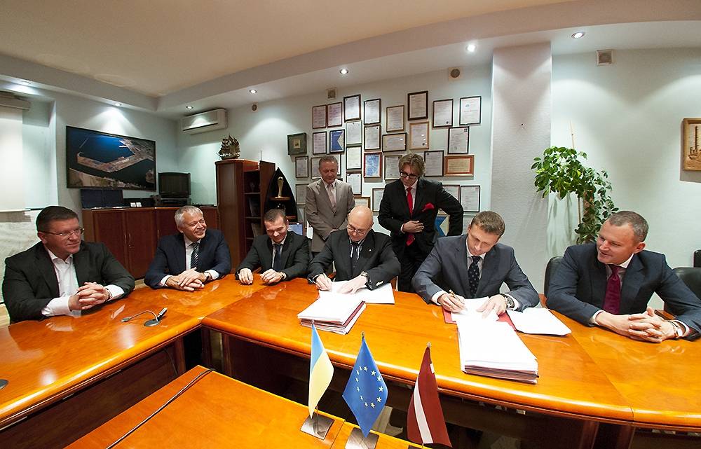 Parakstīts līgums par "Liepājas metalurga" pārdošanu