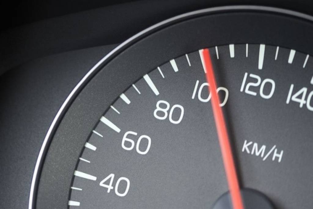Atceļ uz vasaru vietām līdz 100 km/h palielināto atļauto braukšanas ātrumu