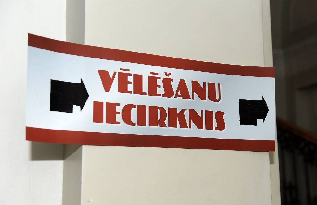 Latvijā notiek 12. Saeimas vēlēšanas