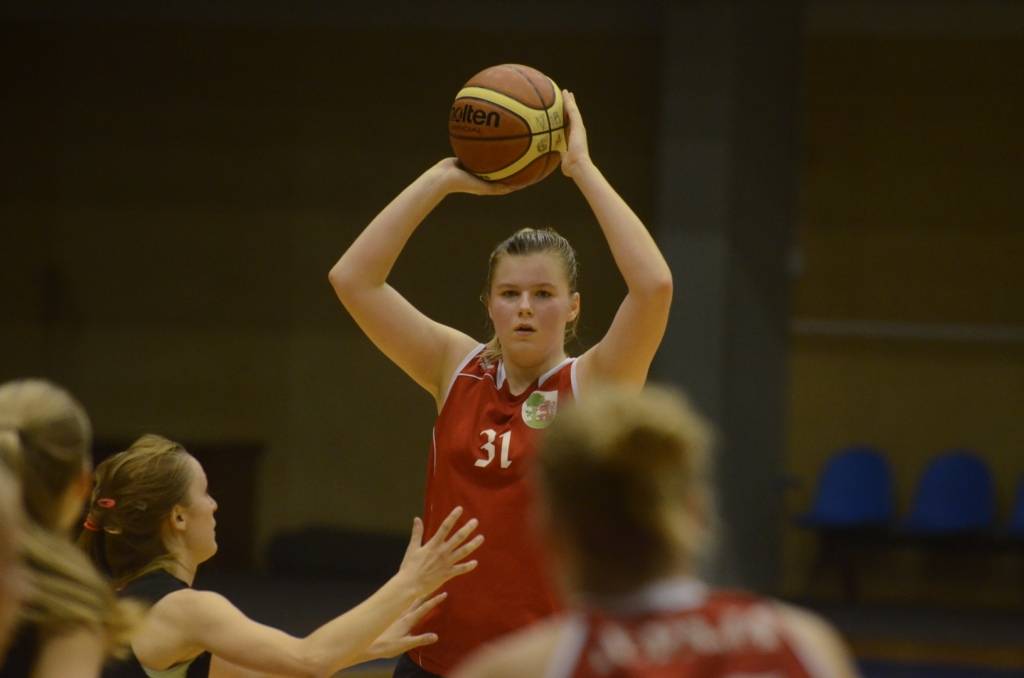 "BS Liepāja" basketbolistes uzvar igaunietes, bet zaudē Dānijas vienaudzēm