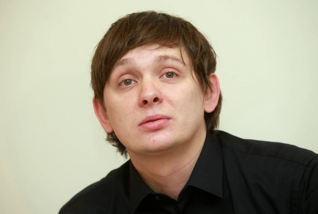 Plusu un mīnusu karaļi: Kaimiņš no pēdējās vietas uzlido uz pirmo