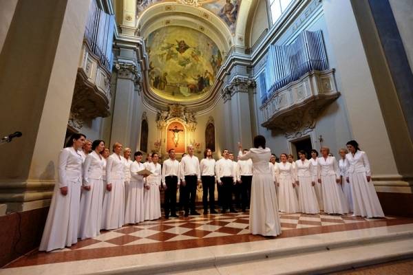 Liepājas kori "Laiks" un "Intis" ieguvuši medaļas starptautiskajā Rimini koru konkursā