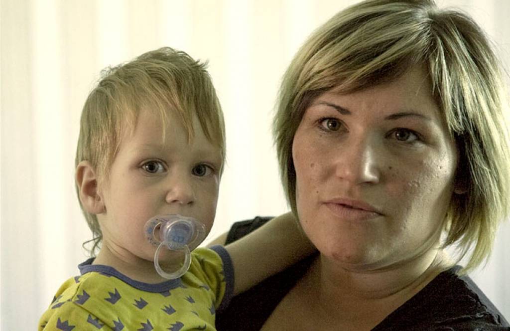 Palīdziet Maksimilianam nostāties uz kājām!