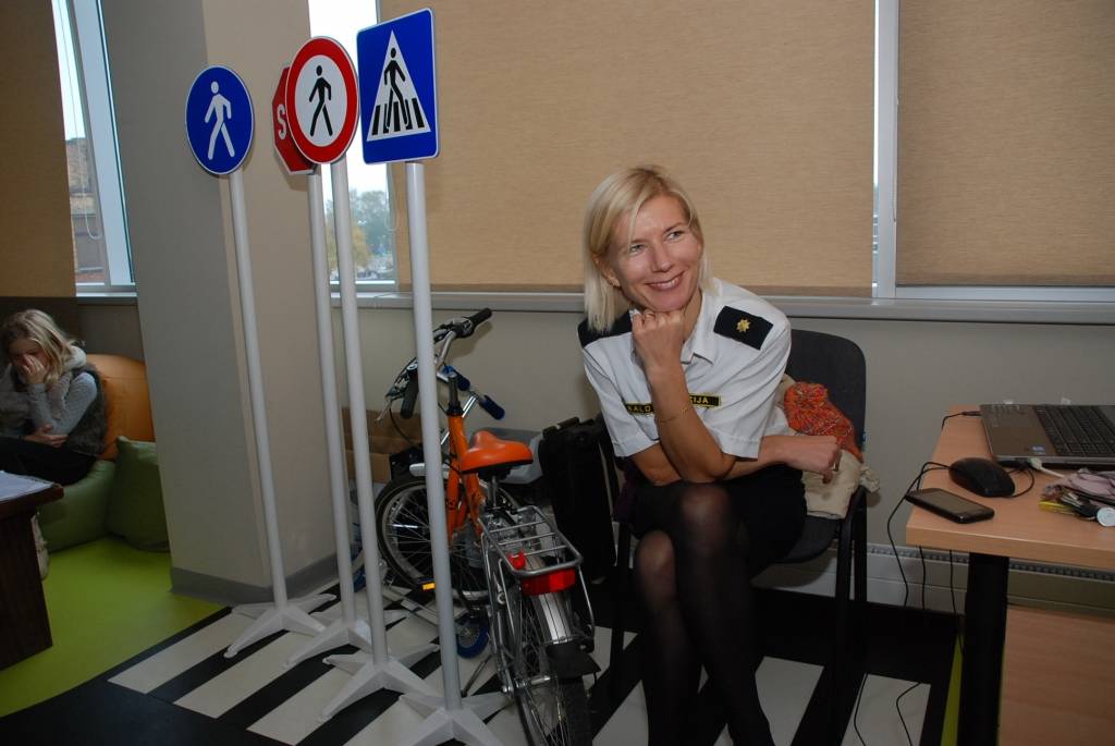 FOTO: Iepazīst policijas darbu