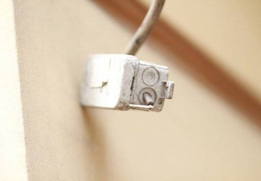 15 gadīgs zēns Kurzemē guvis smagu elektrotraumu