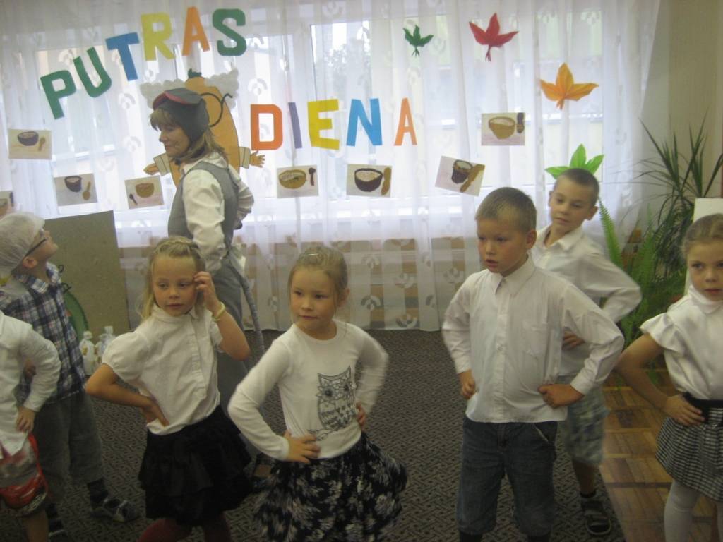 Bērnudārzā "Delfīns" aizvada Putras dienu