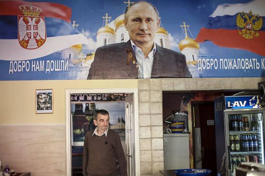 Serbija izritina paklāju Putinam