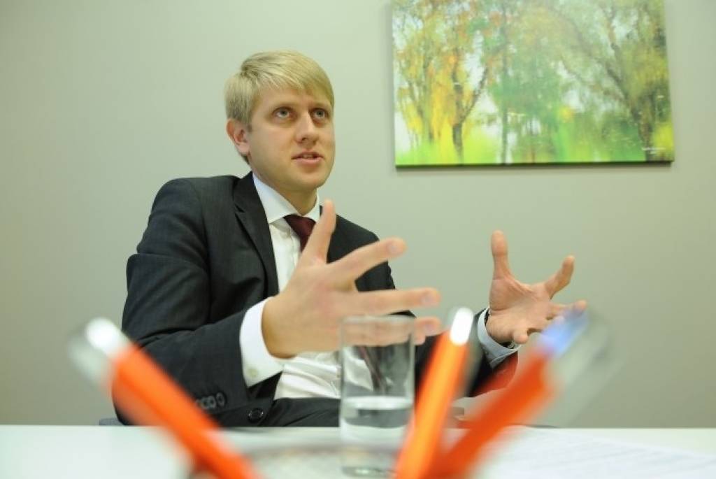 Banķieris: Krievijas sankciju lavīnas efekts citās nozarēs vēl priekšā