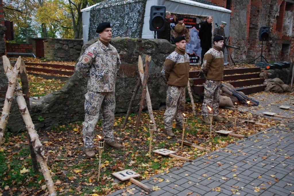 FOTO: "Jaunie Rīgas Sargi" Grobiņā