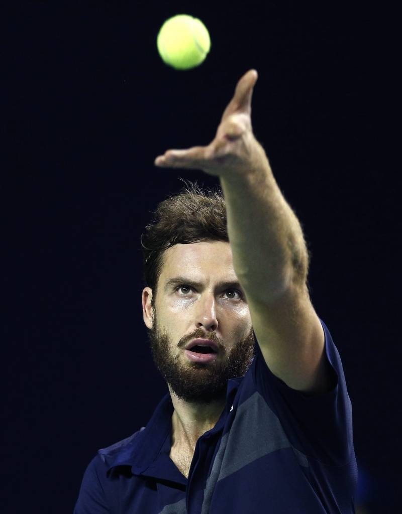 Gulbis cīnās, bet Maskavas turnīra pusfinālā tomēr piekāpjas Bautistam-Agutam