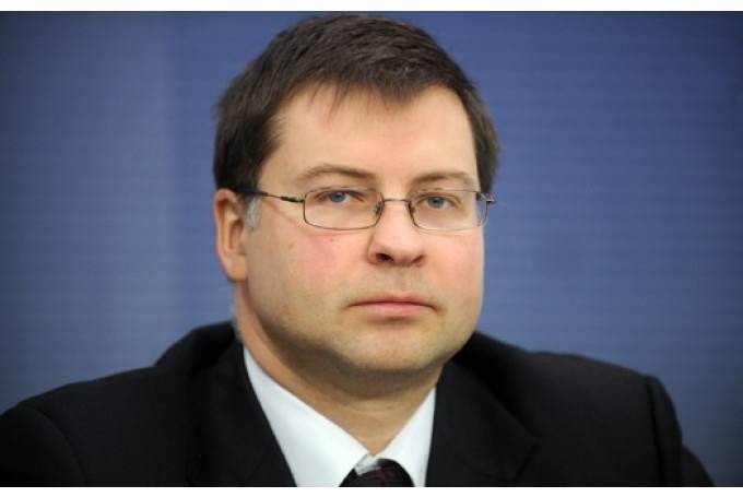 Apstiprina jauno Eiropas Komisiju; Dombrovskis – viceprezidents