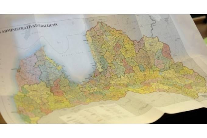 Saeima atbalsta likuma grozījumus pašvaldību apvienošanās veicināšanai