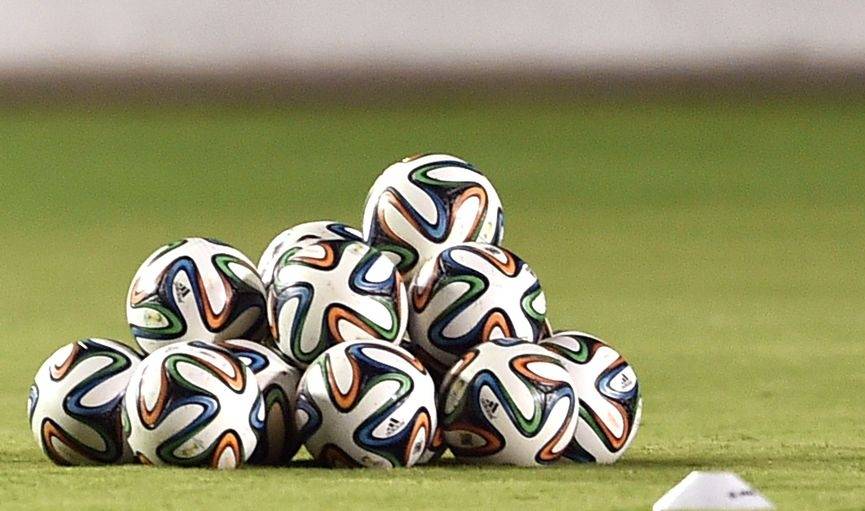 Futbola spēļu sarunāšanas lietā aizturēti astoņi cilvēki