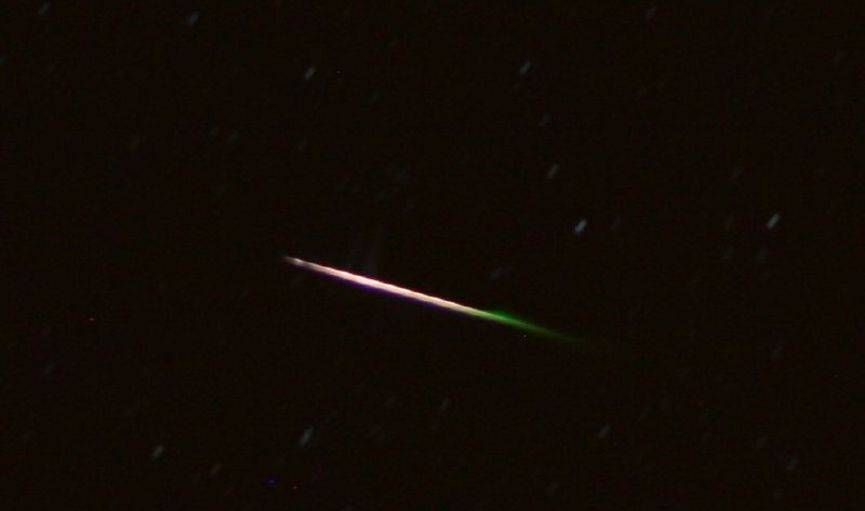 Virs Latvijas spoži sadedzis vairākus kilogramus smags meteors