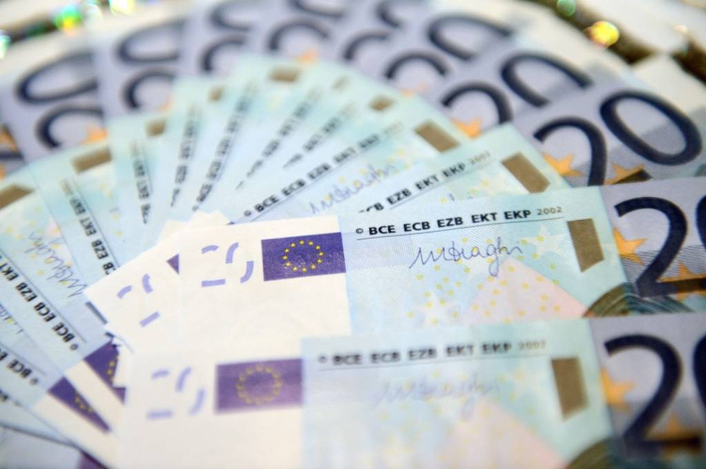 Eiropadome vienojas par 300 miljardu eiro investīcijām izaugsmes veicināšanai