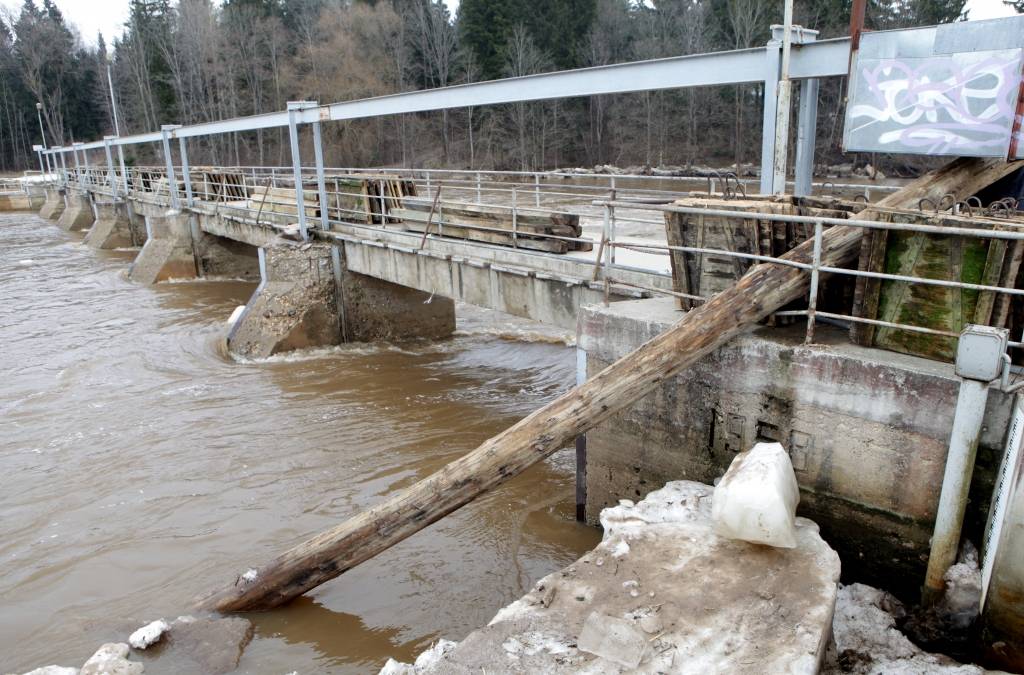 Ogres jaunais dambis vēl nav drošs iedzīvotājiem