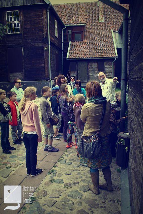 Organizē labdarības akciju "Ziemassvētki SĀKAS TAGAD"