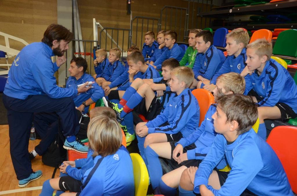FOTO: Liepājā pilnā sparā rit starptautiskais futbola turnīrs "Liepāja Amber Cup"