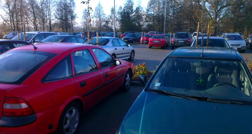 Pieņem ekspluatācijā automašīnu stāvlaukumu pie Liepājas Reģionālās slimnīcas