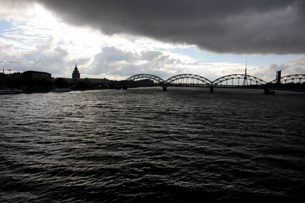 Rīgas budžets balansē uz šauras laipas