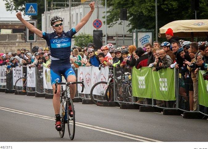 Flaksis kļūst par Skujiņa komandas biedru ASV kontinentālajā vienībā "Hincapie Development Sportswear"