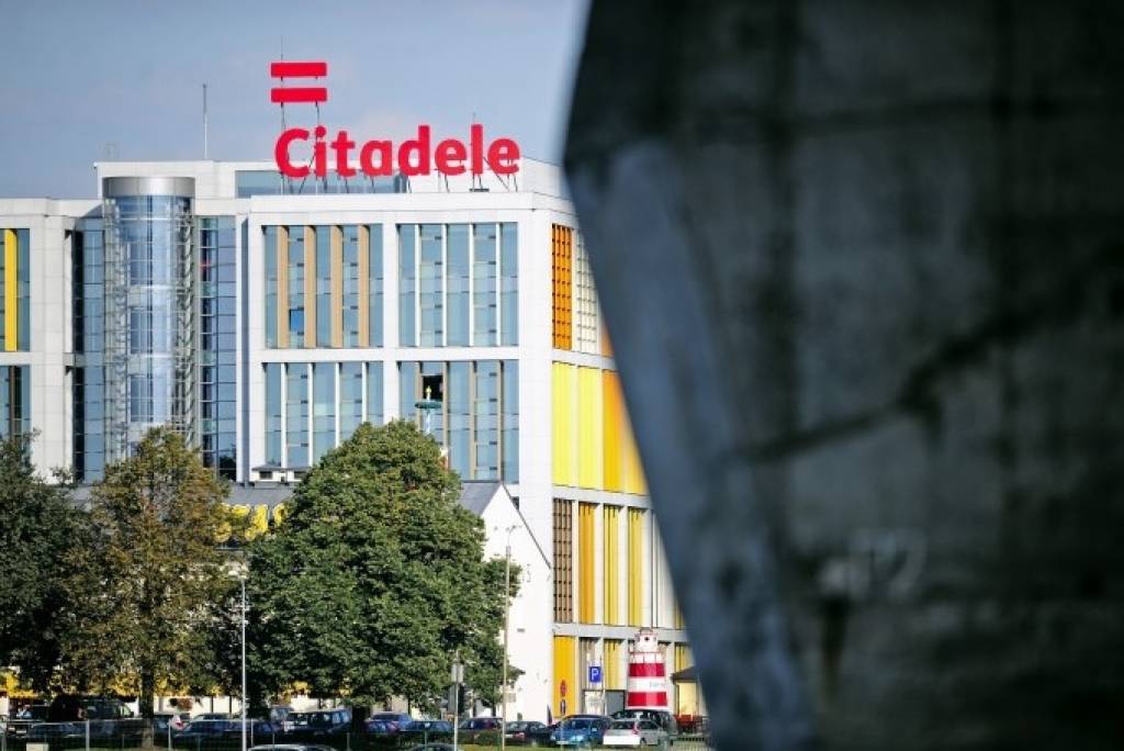 Parakstīts iepriekš sagatavotais Citadeles pārdošanas līgums