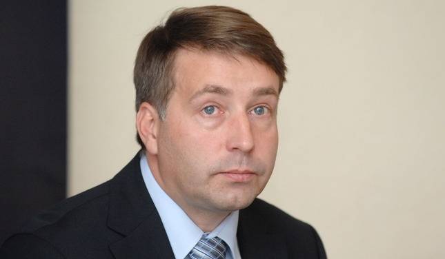 Augulis sveiks Liepājas jaundzimušo trīnīšu ģimeni