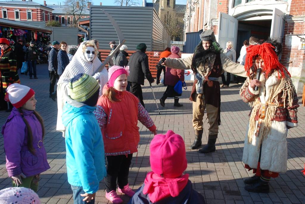 FOTO: Mārtiņdienas tirgus Liepājā