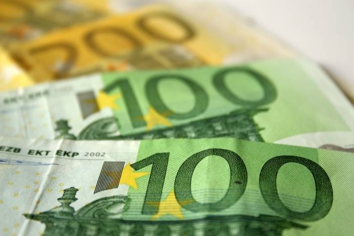 No nākamā gada plāno palielināt minimālo algu līdz 360 eiro mēnesī