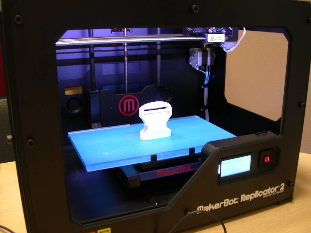 Liepājas Dizaina un mākslas vidusskolā turpmāk studenti mācību procesā izmantos 3D printeri