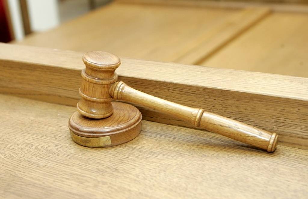 KNAB aizturējis Rīgas apgabaltiesas tiesnesi Bērziņu; notikušas kratīšanas vairākos tiesas kabinetos