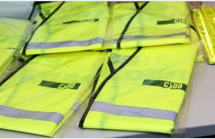 Nīcas jaunieši dalīs atstarojošās vestes