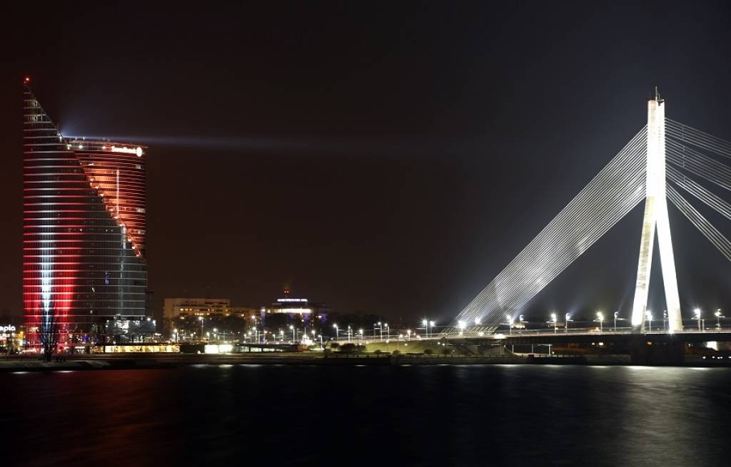 FOTO: Galvaspilsēta Staro Rīga krāsās