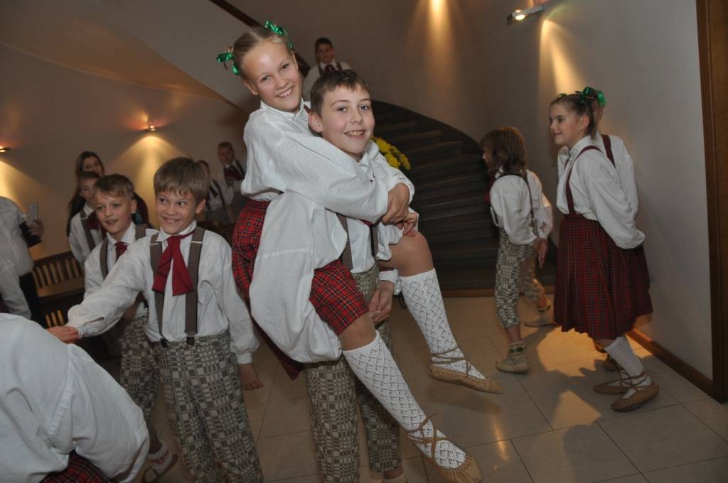 FOTO: "Kvēle" ar deju koncertu nosvin apaļo jubileju