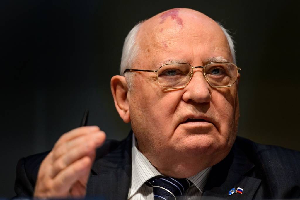 Gorbačovs: Putins atkārto manas kļūdas