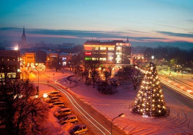 Liepāju rotā ar Ziemassvētku dekoriem, gaismas instalācijām un projekcijām