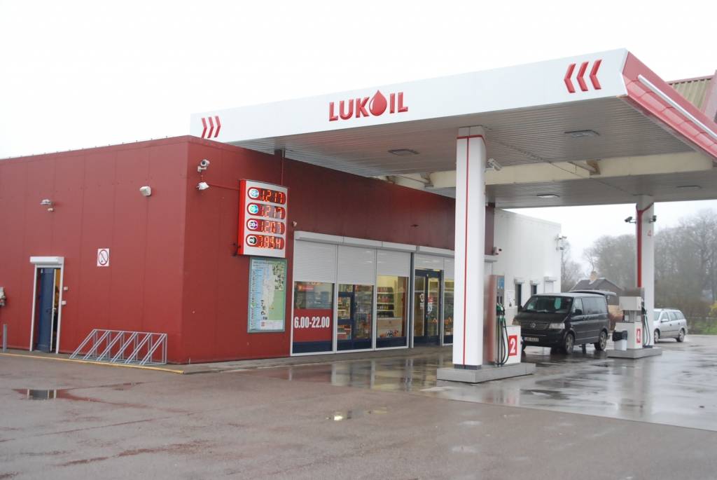 Nīcā degvielas uzpildes stacija "Kings" pārtapusi par "Lukoil"